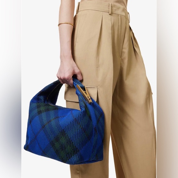 Burberry Medium Duffle Bag Handbag Knit knight color authentic luxe blue gold - Picture 2 of 16